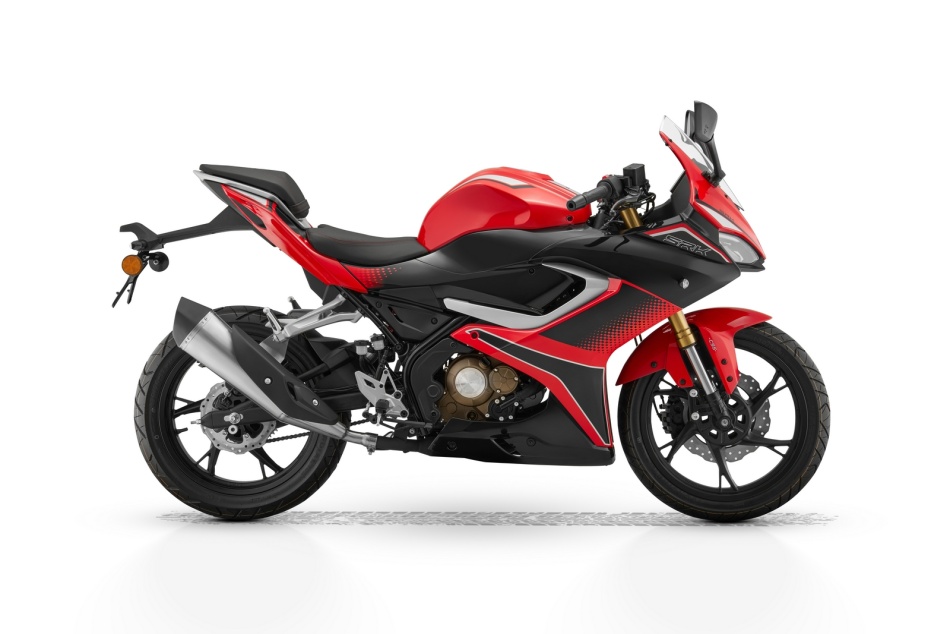 MOTO QJ MOTORS 125 SRK 125 RR NOIRE