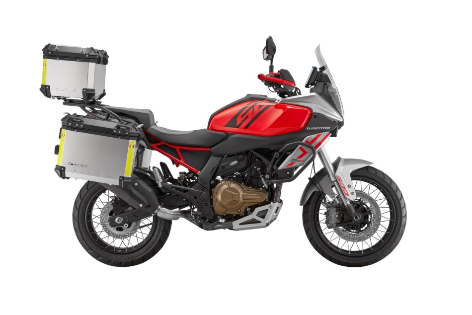 MOTO QJ MOTORS 600 SRT 600 TOURING ROUGE